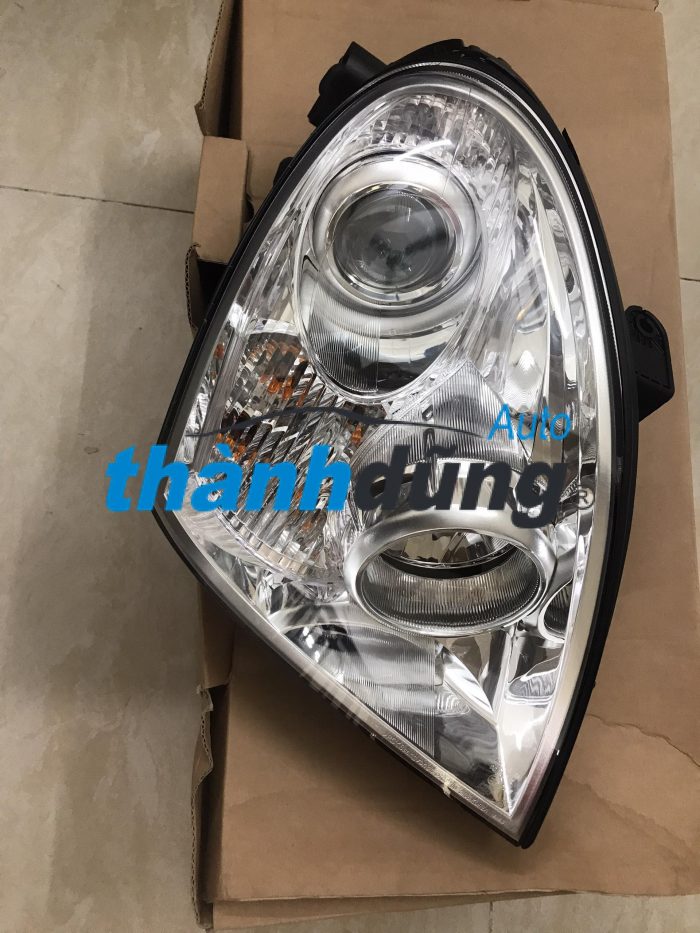 Đèn pha Ssangyong Rexton