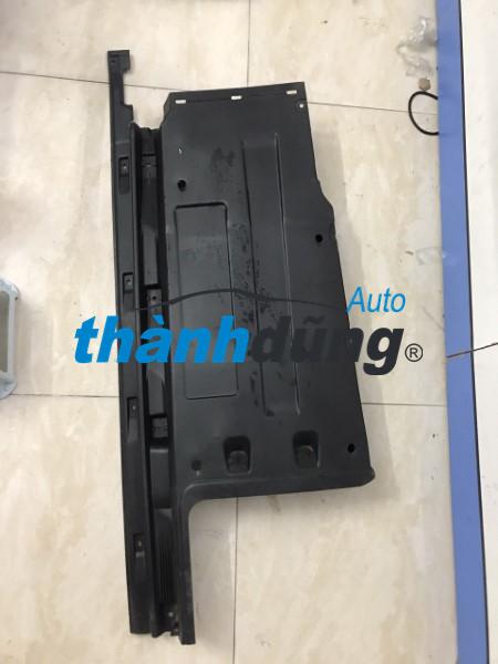 CHẮN BÙN ĐỘNG CƠ TRÁI AUDI Q5 2015 | 8R0825207C
