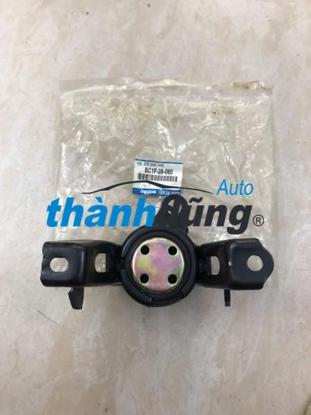 CHÂN MÁY DẦU XE MAZDA 323 1996 | BC1F39060