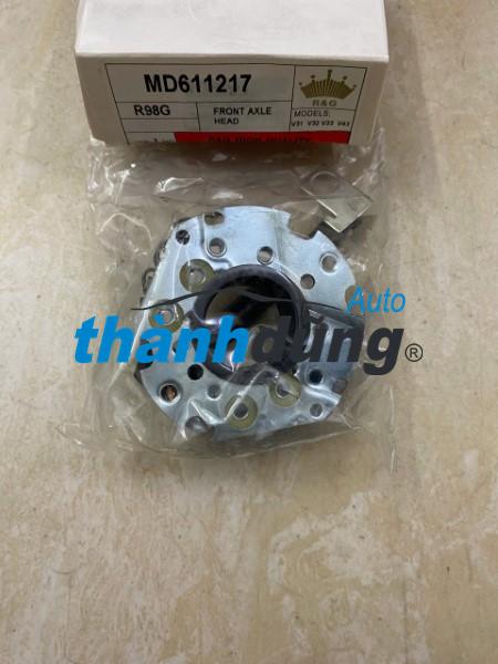 CHỔI THAN ĐỀ MITSUBISHI PAJERO 2004 | MD611217